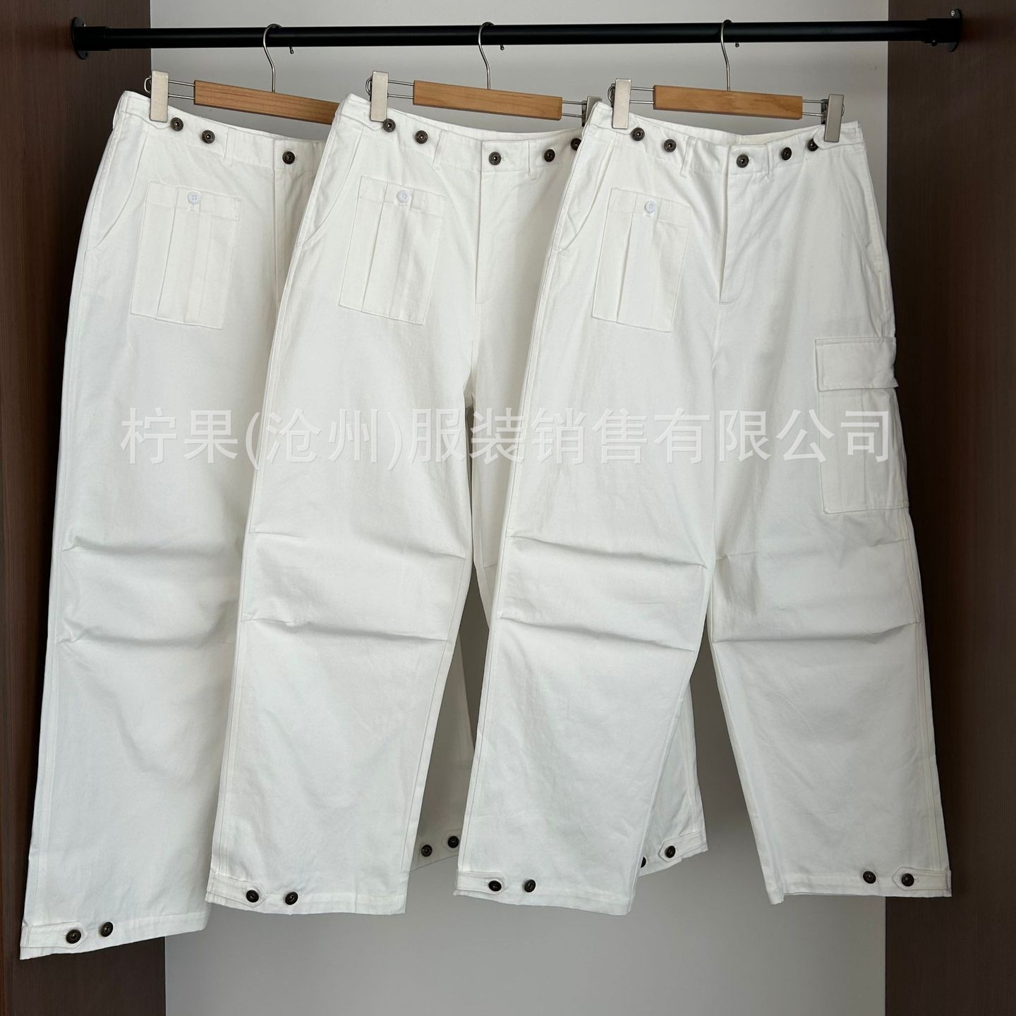 Now, Korean Dongdaemun Designers Are Creating Vintage Two-Tone Pocket Cargo Pants