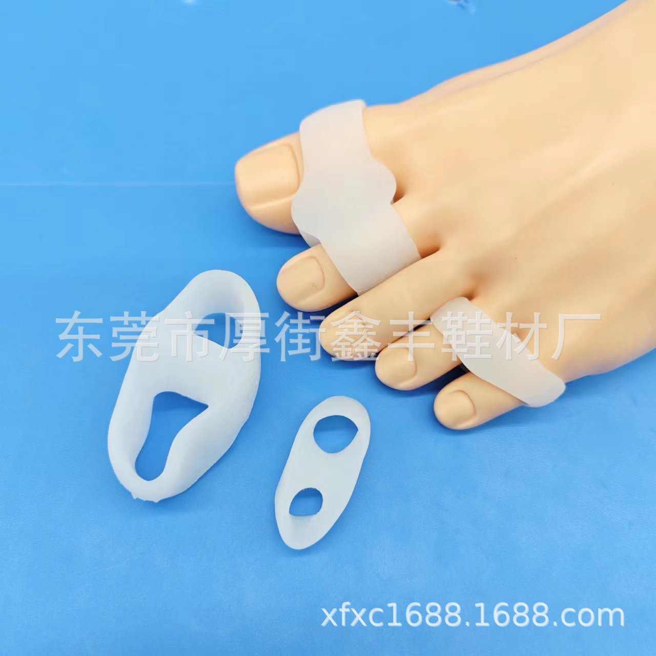 Double hole toe splitter small toe valgus corrector daily night SEBS hallux valgus corrector