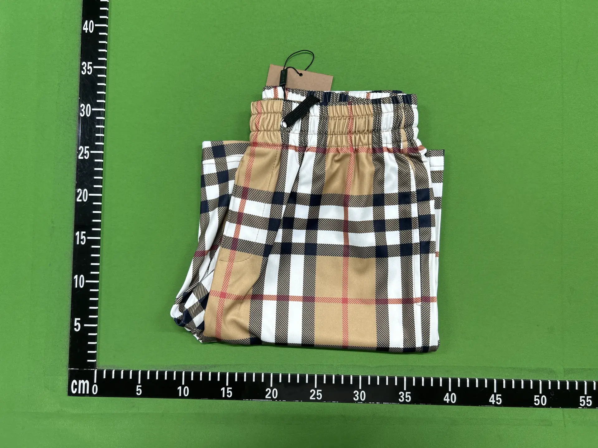 XMT18 穿起来很凉快的经典时尚百搭短裤www.findssheet.com