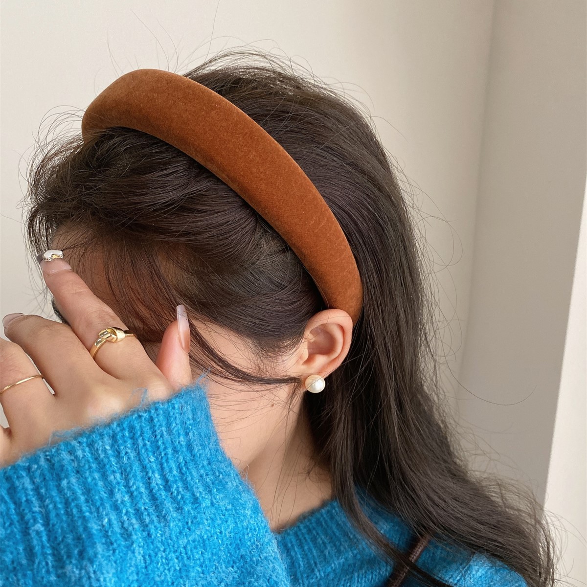 Maillard velvet sponge headband for women 2023 new high-grade fashionable wide-brimmed high Skull top hair pressing headband