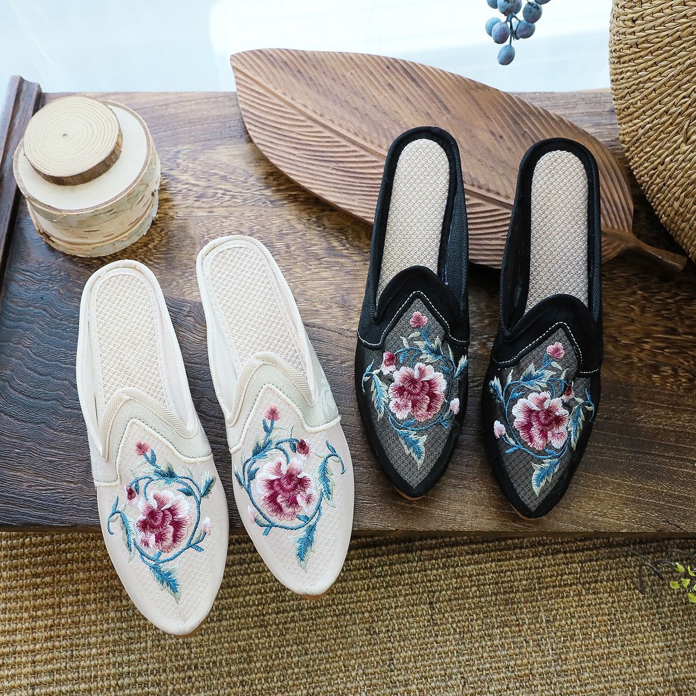 Slippers Mesh Shoes Beef Sole Flat Mesh Embroidered Slippers Flower Fabric Slippers Casual Women's Sandals