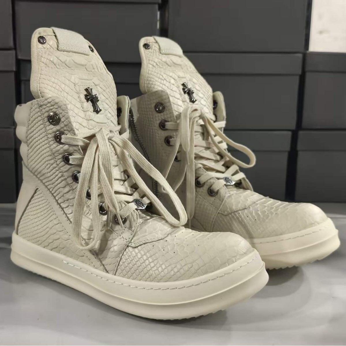 Ro Autumn and Winter Guangzhou Snakeskin Pattern Round Toe Heightening Thick Sole Casual Inverted Triangle Genuine Leather Men's Sneakers Large Size 48 Trendy