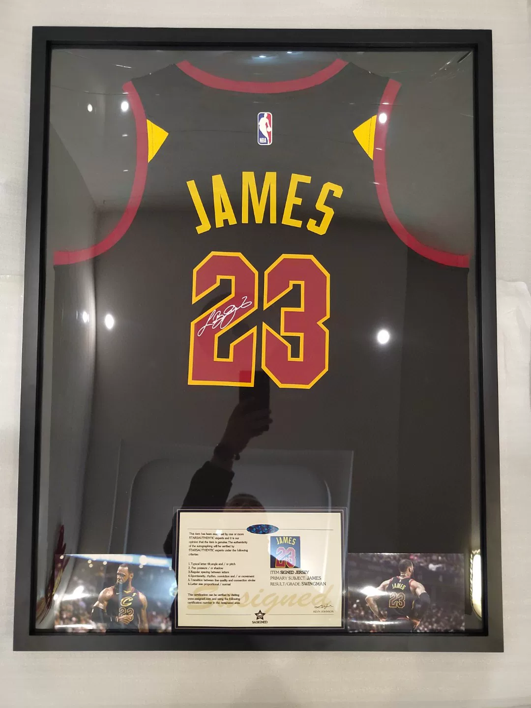 【Includes Jersey】James Cavaliers Signed Jersey Framed in Photo Frame Jersey Framing Collection Birthday Gift Foto QC de TAOBAO na Qualit.ly