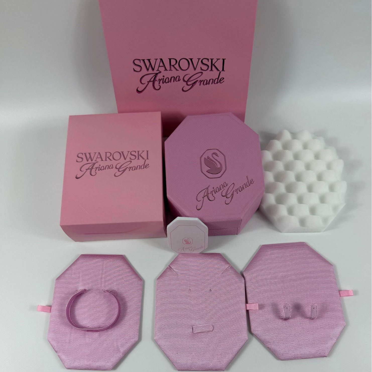Shijia 2026 Pink Signature Octagonal Jewelry Packaging Gift Box for Necklaces, Earrings, Rings, Bracelets, and Bangles Storage Box Foto QC de 1688 na Qualit.ly