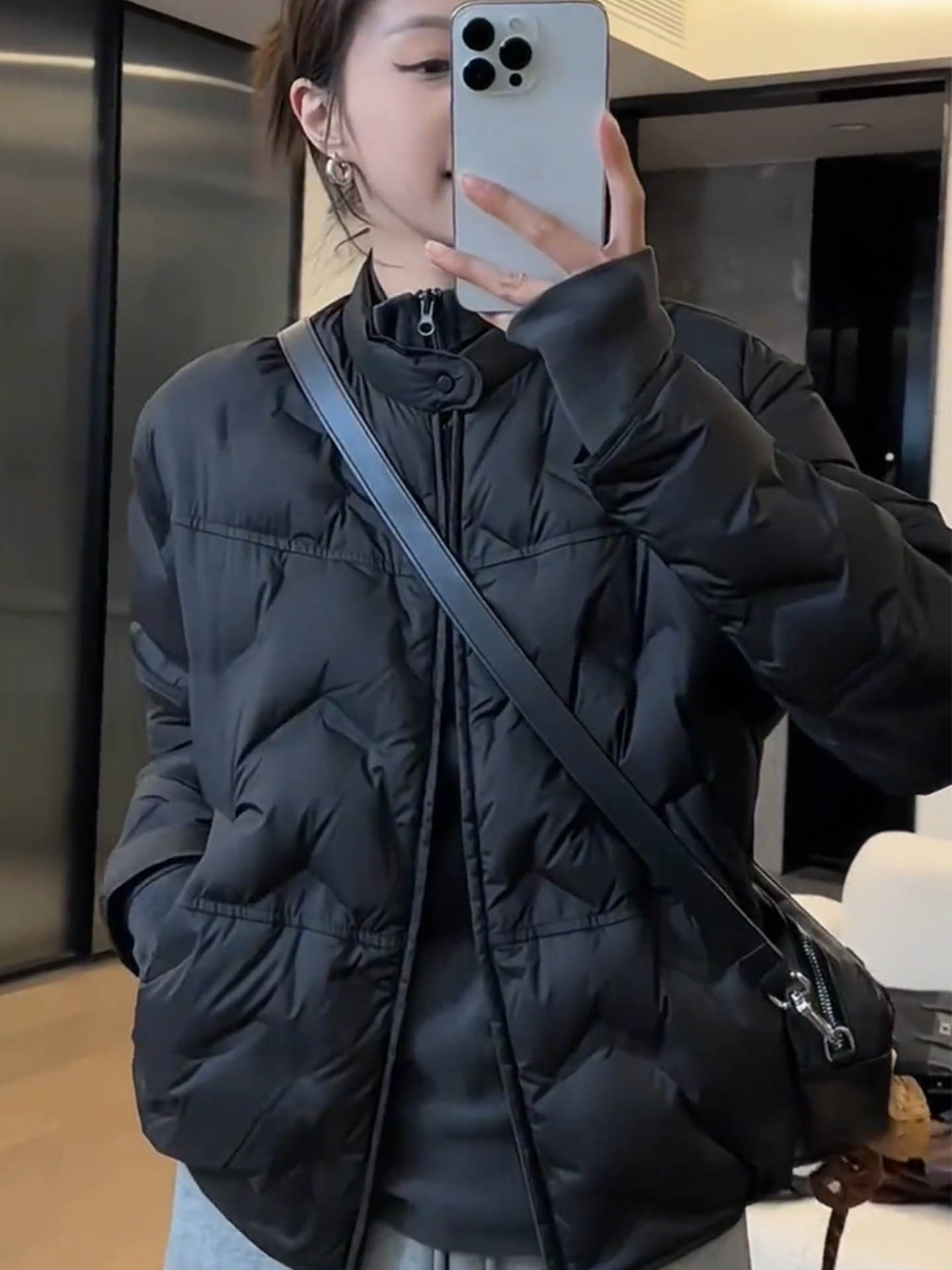 2025 Autumn and Winter Fashion Casual Loose Easiest for Match Lightweight Short Stand Collar Laminated down Jacket 90 White Duck down Jacket Women