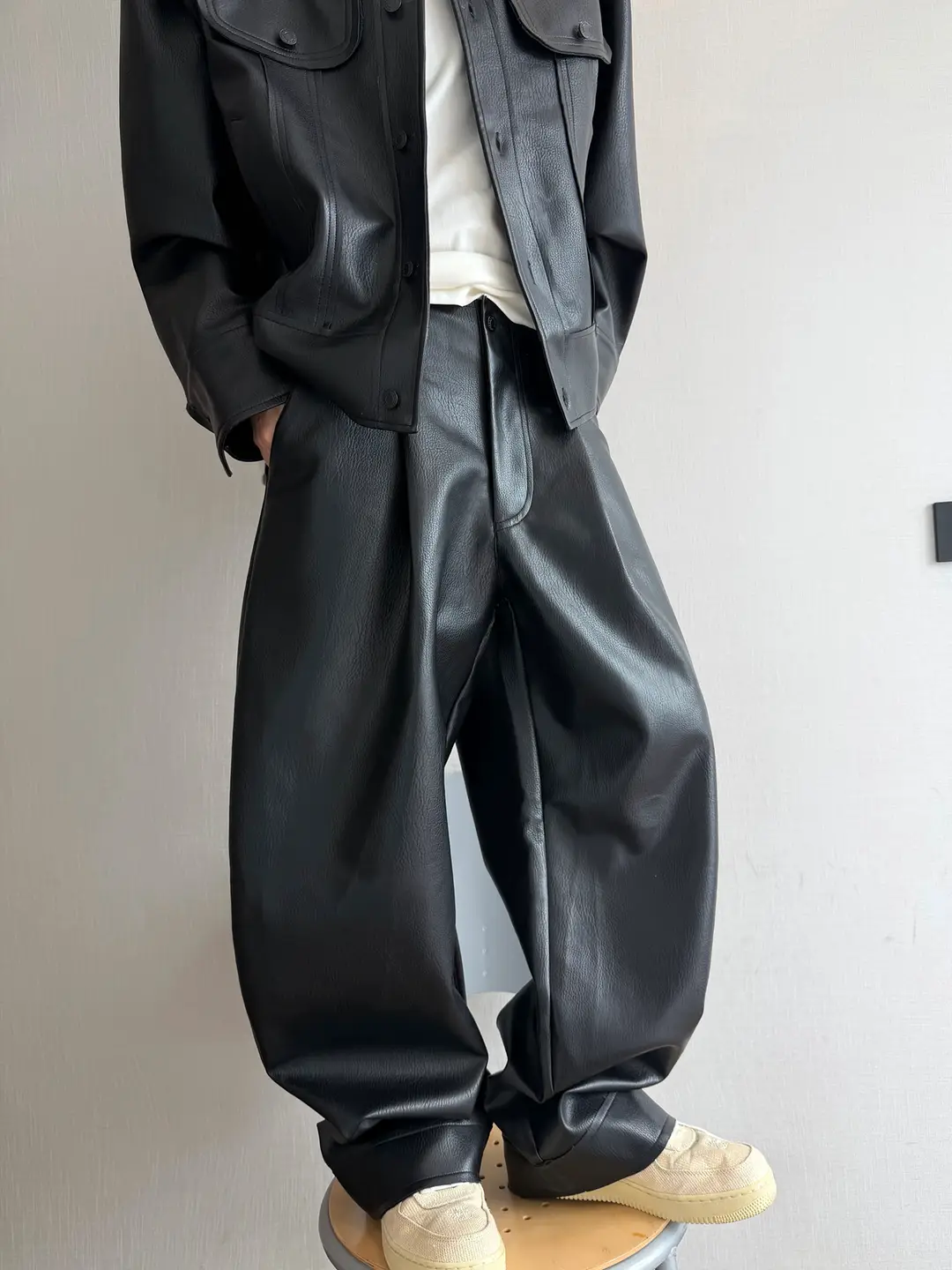 Fleecity Spring and Autumn Vintage Versatile Solid Color Loose Warm Windproof Pu Leather Straight Casual Pants Men's Long Pants