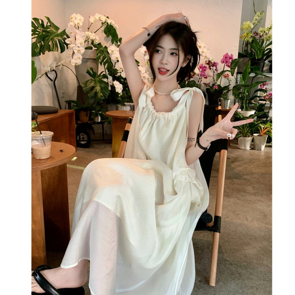 French Gentle Style Suspender Dress for Women Summer 2024 New Seaside High-end Holiday Beach Dress Niche Skirt