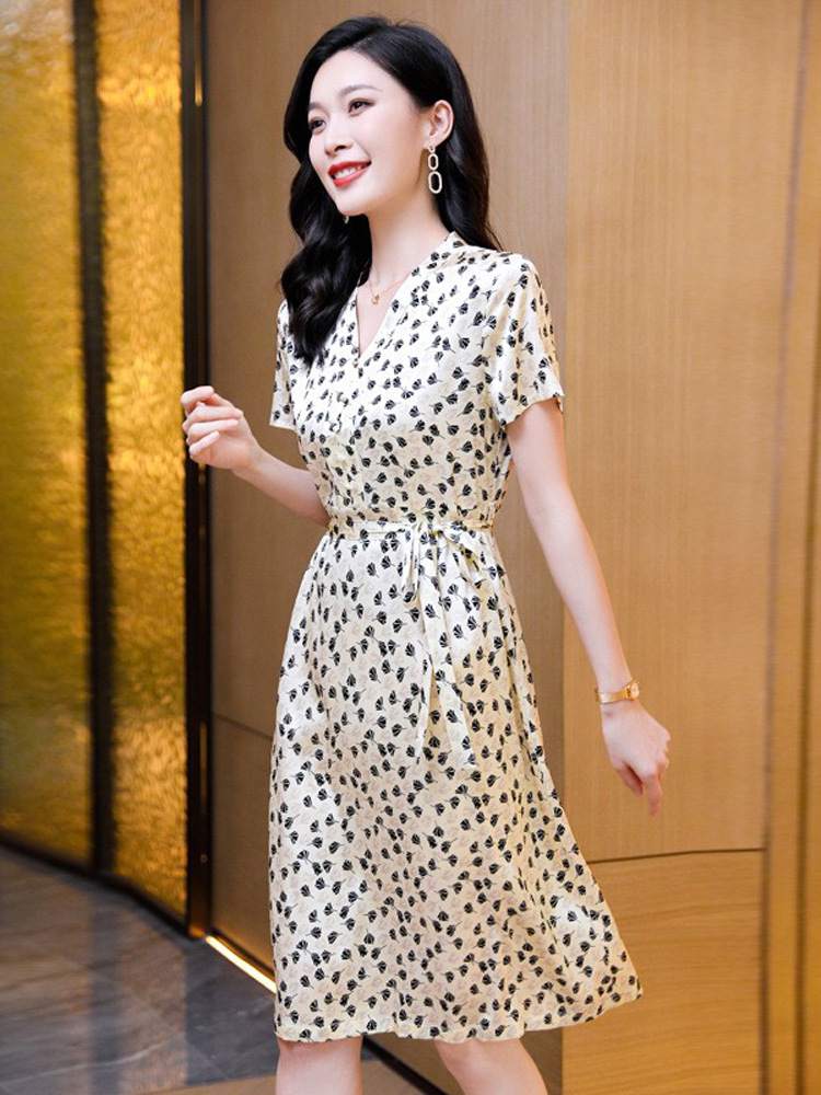 Heavy Silk Dress for Women, 2026 Summer New Style, Petite Floral Short-Sleeve Satin Mulberry Silk Mid-Length Dress