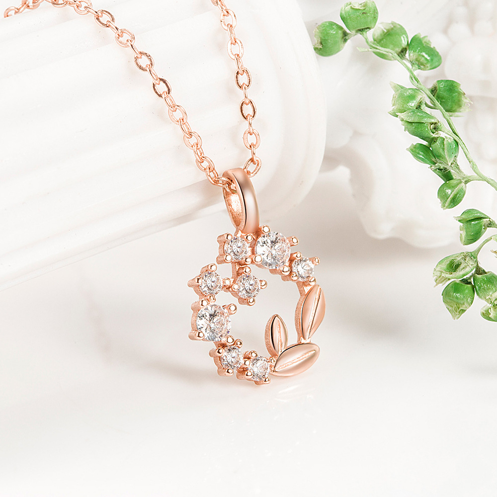 Fashion National Fashion Fresh Wreath Necklace Internet Red Rose Gold Necklace Light Luxury Niche High-end Elegant Jewelry