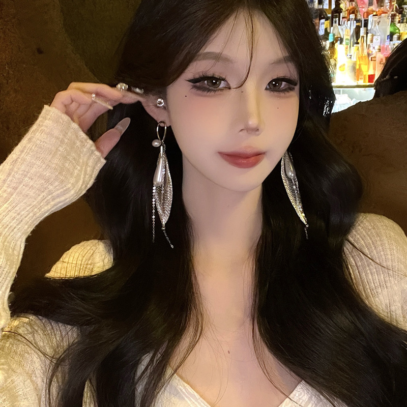 Silver Needle Pearl Water Drop Mesh Pendant Earrings, Stylish Exaggerated Temperament Earrings, Niche High-End Versatile Earrings for Women