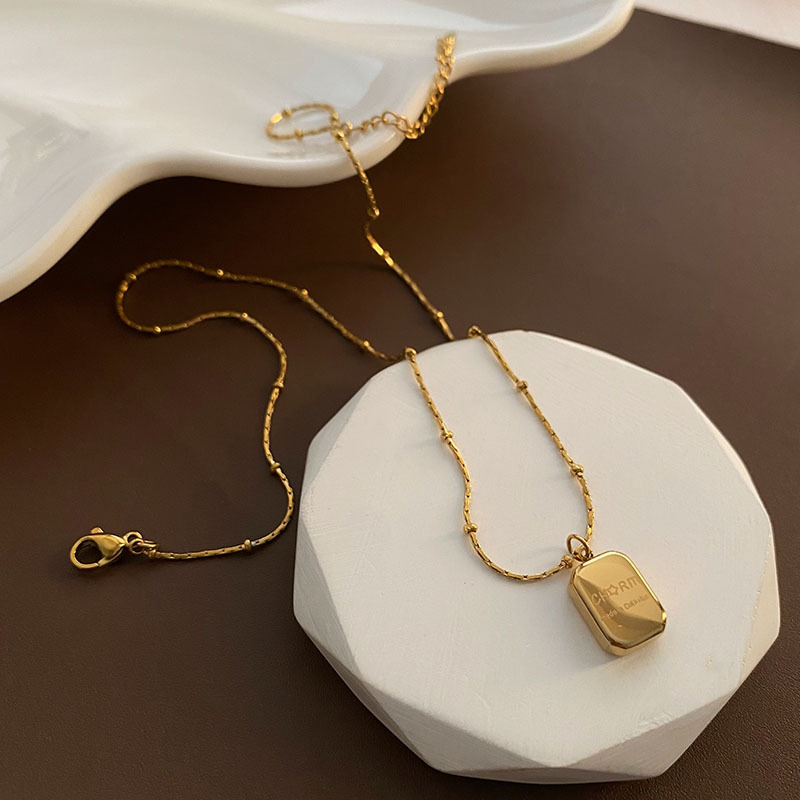 Retro European and American Style Personality Square Letter Necklace Titanium Steel Short Woolen Chain Women's Simple All-match Collarbone Chain Gift