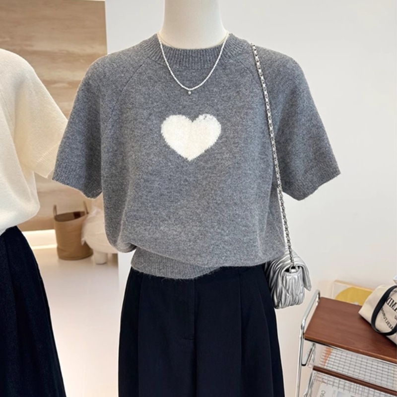 2025 New Spring and Summer Love Short-sleeved Knitted T-shirt French Design Unique Chic Summer Sweet Top for Women
