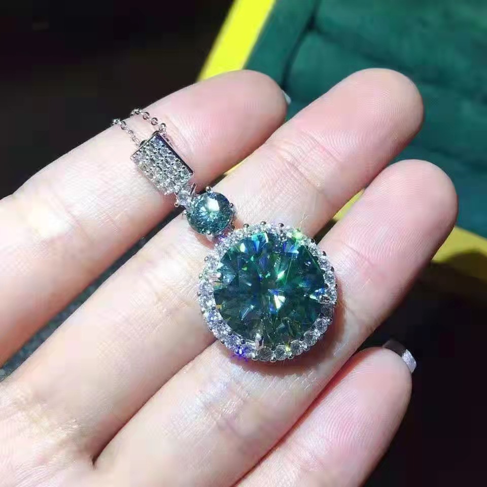Turquoise Pendant Main Stone 14mm 10 karat vvs Clarity Eight Heart Eight Arrows Cut Seiko