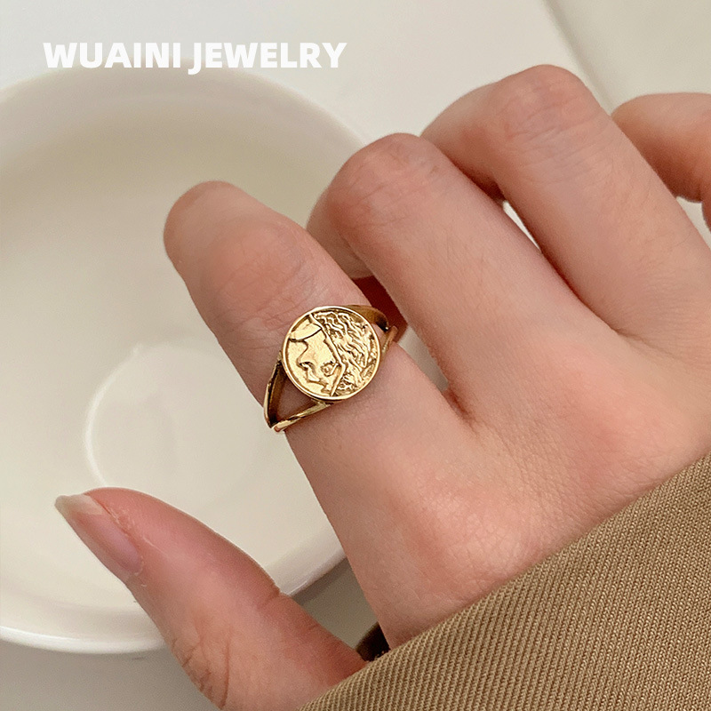 French-Style Layered Round Portrait Stamp Hollow Ring for Women, Niche Design, Engraved with a High-End Feel, Plain Band Ring, Titanium Steel