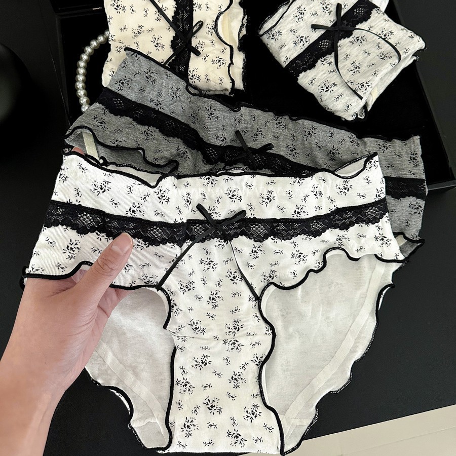 A9352 Ear-edged Cream-colored Girl's Underwear Comfortable, Breathable, Non-binding, Non-stuck, Pure Cotton Crotch