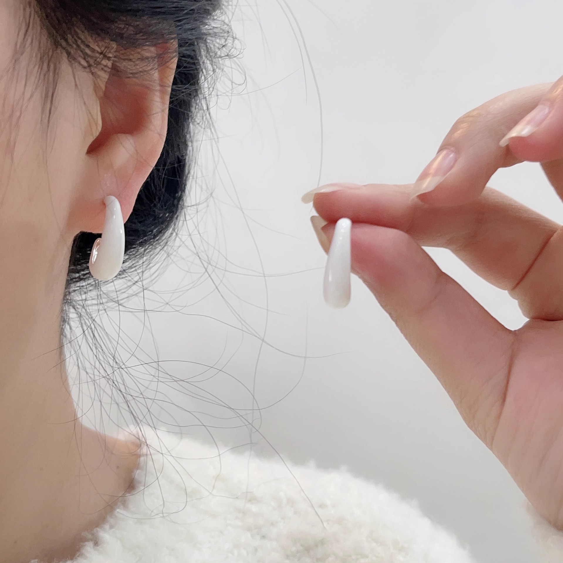 S925 Silver Needle Small Fresh C-Shaped Earrings Retro Niche Design Simple Elegant Earrings 2025 New Earrings