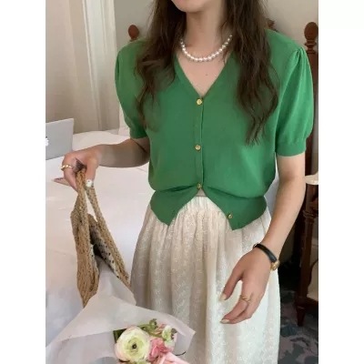 French Short-Sleeved Knitted Thin Cardigan for Women 2024 Spring and Summer New Style Elegant Simple V-Neck Soft White Short Top