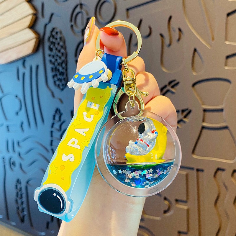 Oil-filled spaceman pendant acrylic cute keychain car accessories bag pendant astronaut gift pendant
