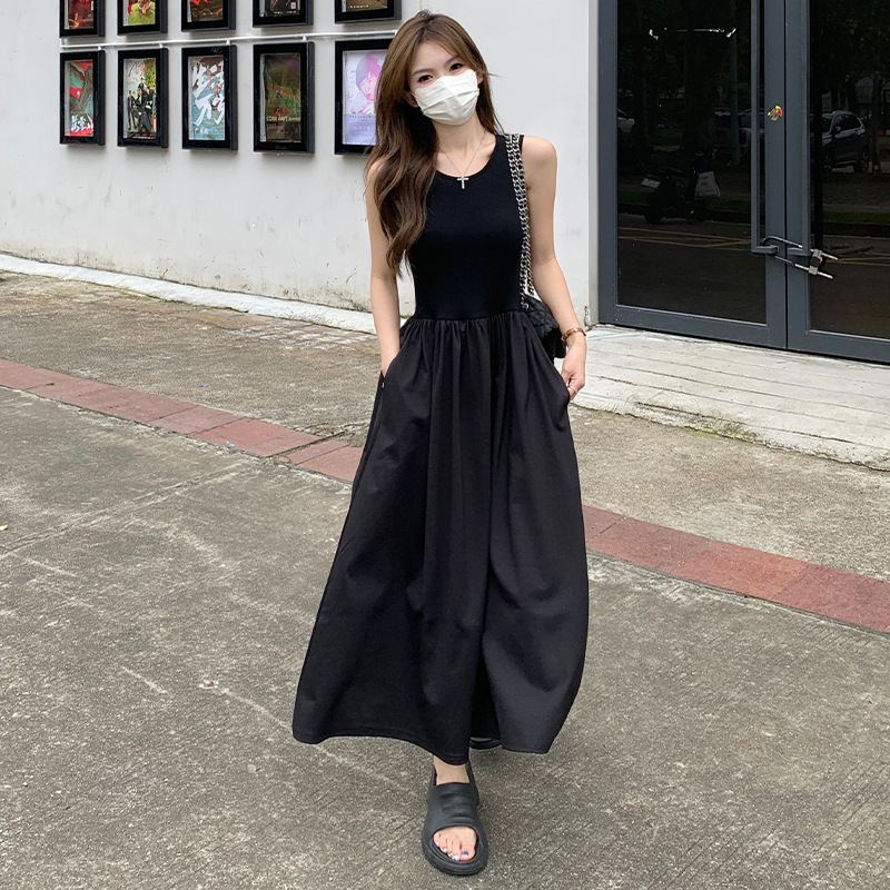 Black Spaghetti Strap Dress for Women, French Hepburn Style, 2026 Summer New Model, Slimming Sleeveless High-End Long Dress