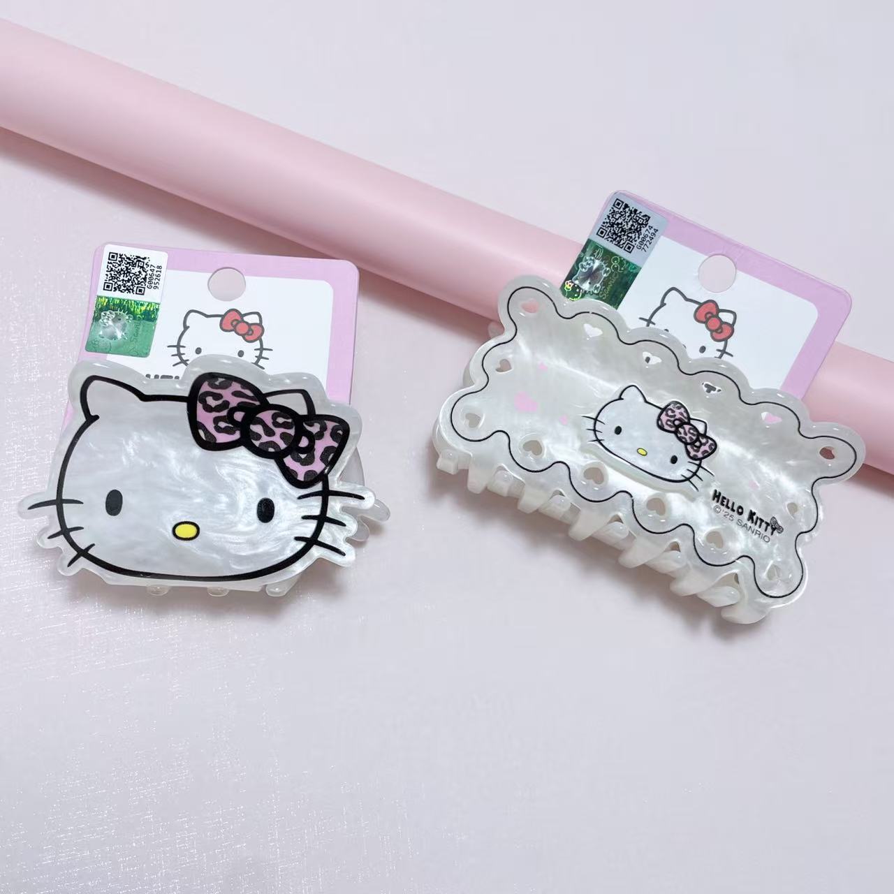 Spring Edition Officially Licensed Sanrio Hello Kitty Premium Pearl White Fresh and Sweet Style Small to Medium Size Hair Clip 0