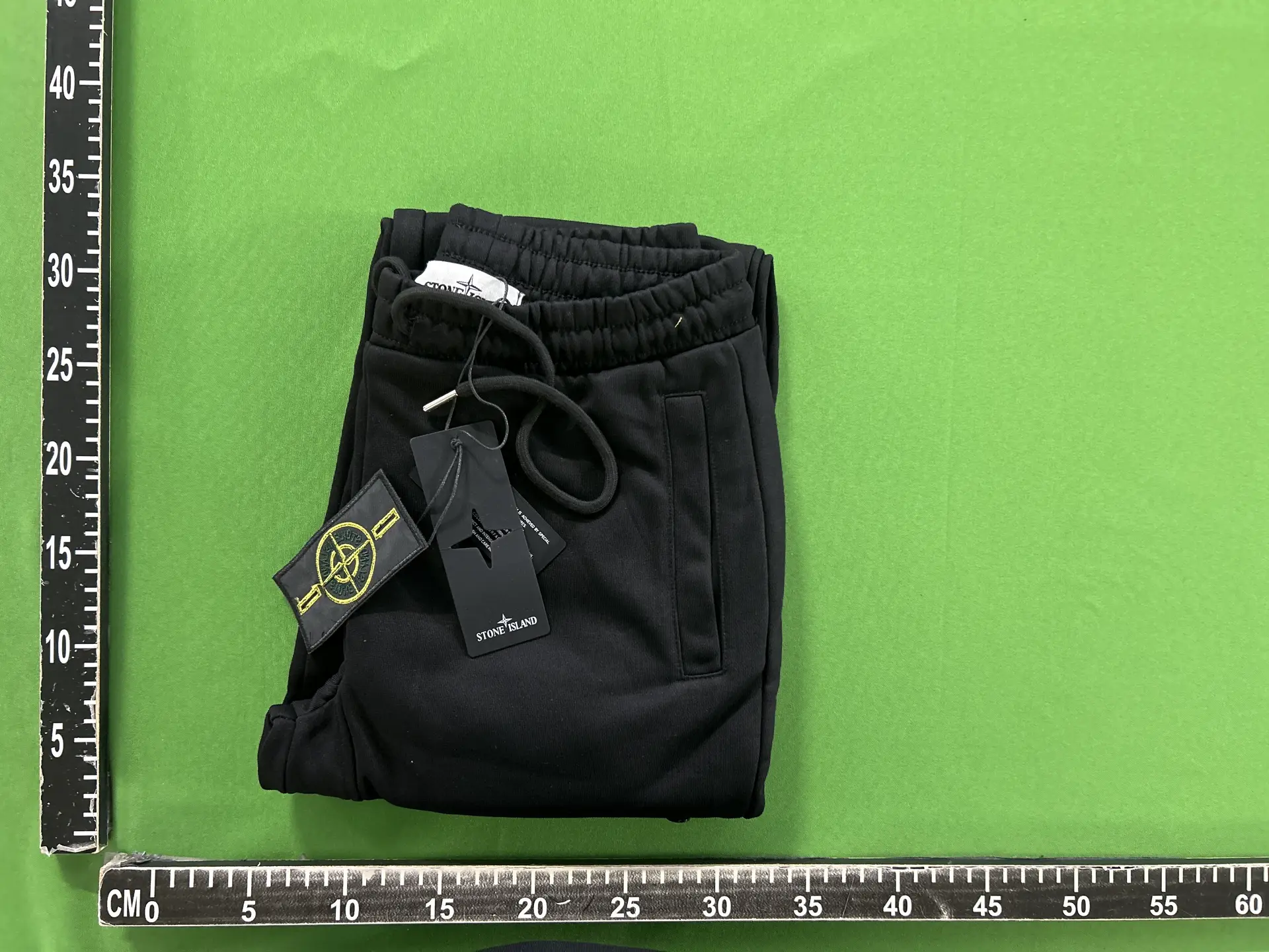 25 Autum New arrival Trendy Stone Home Compass Badge Large Flap Pocket pants Minimalist Sweatpants Casual Sports Jogger Pants pants Trend