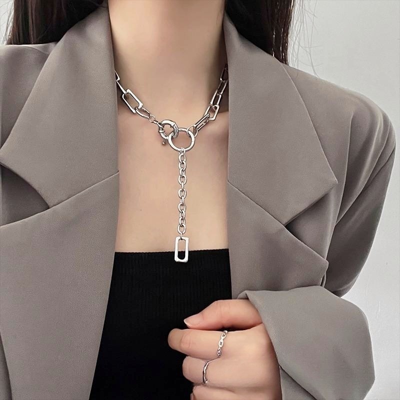 Advanced Sense Niche Metal Stitching Necklace Hip Hop Fashion Cool Short Necklace Sweat Chain Elegant Clavicle Chain