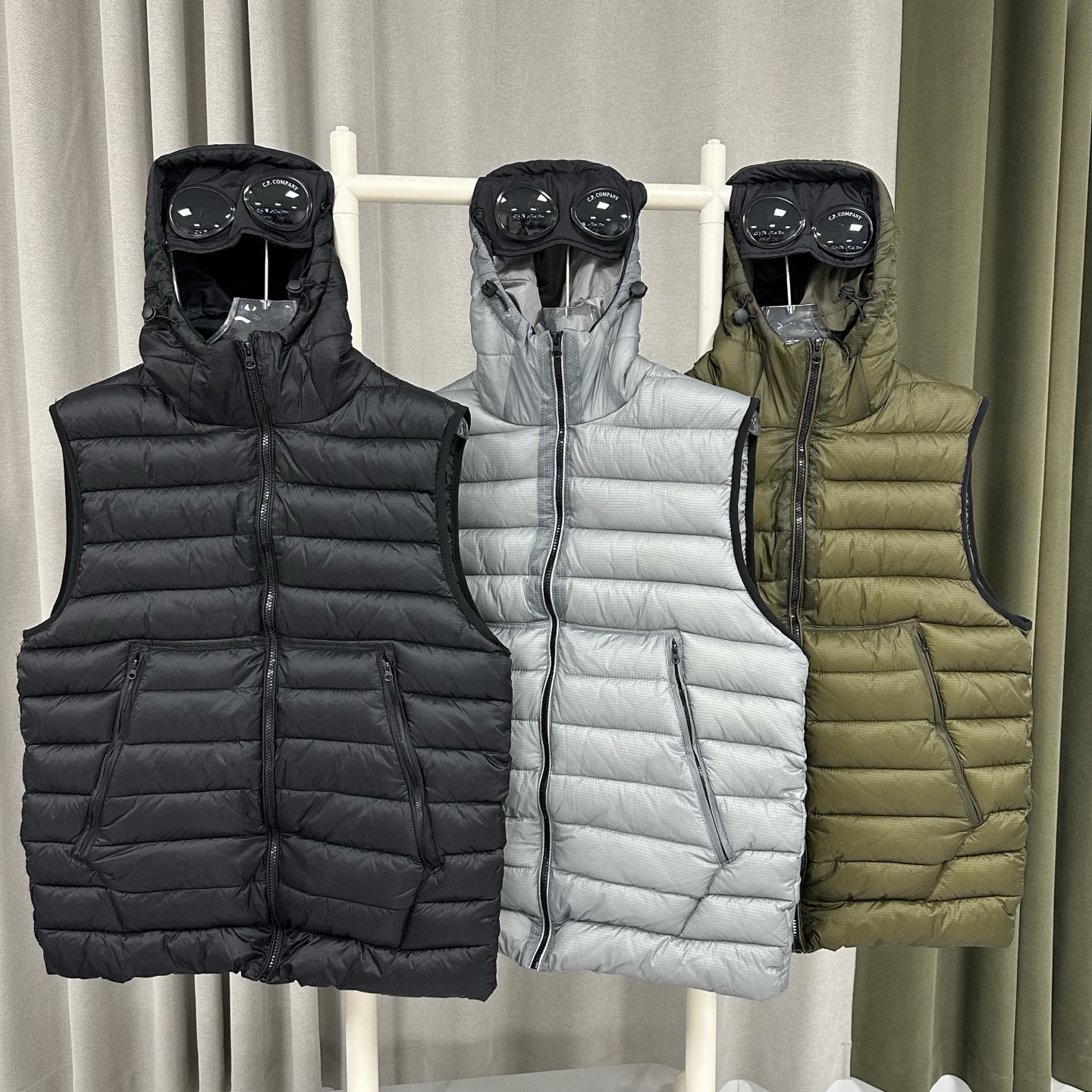 Cross-Border Foreign Trade Vest with Badge, Sleeveless Hooded Warm Cotton Jacket, Lightweight Outerwear, Trendy Men's Loose Fit
