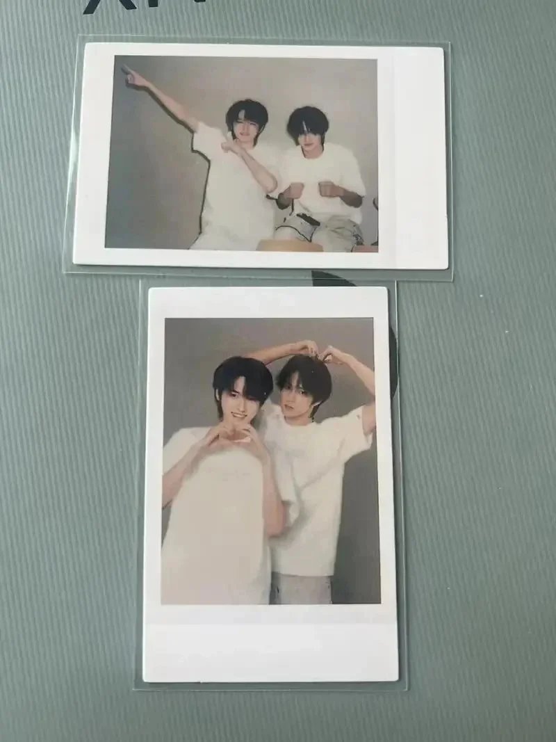 Postage out of the era of youth league building non-floor wenxuan double photo card 34 wenxuan building non-floor than heart Polaroid card brand new flawless, priced as one, can be taken directly, private letter to that small card has been bound, do not change tied to the light, all real photos understand packaging, do not send naked, delivery fast like sister treasure son