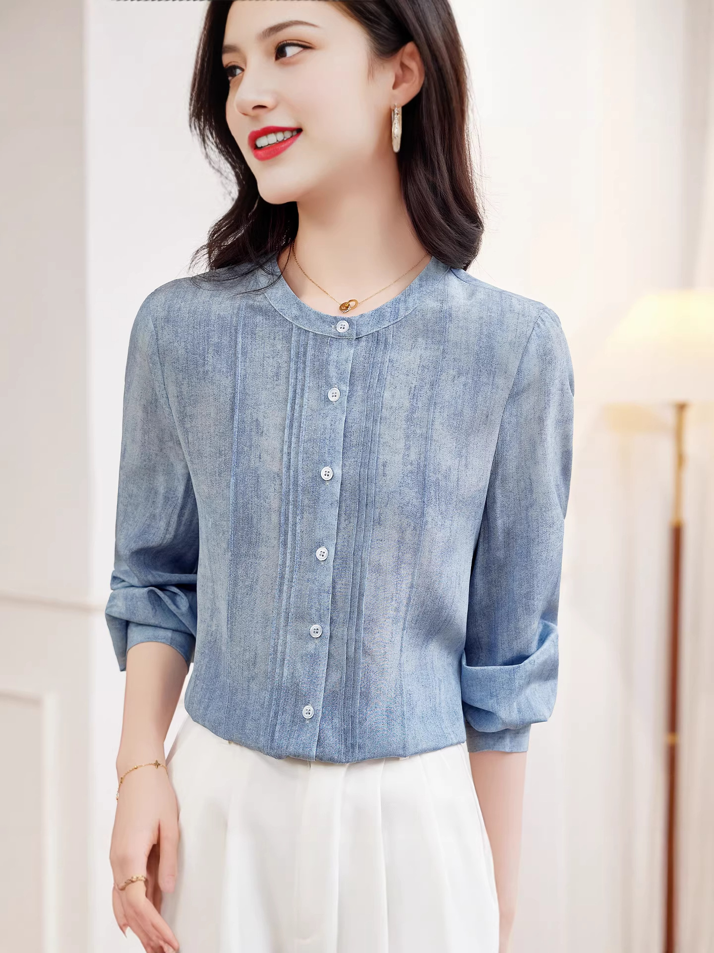 Hangzhou Silk Shirt for Women 2026 New Early Spring Round Neck Stylish Casual Age-Reducing Cardigan Denim Mulberry Silk Top
