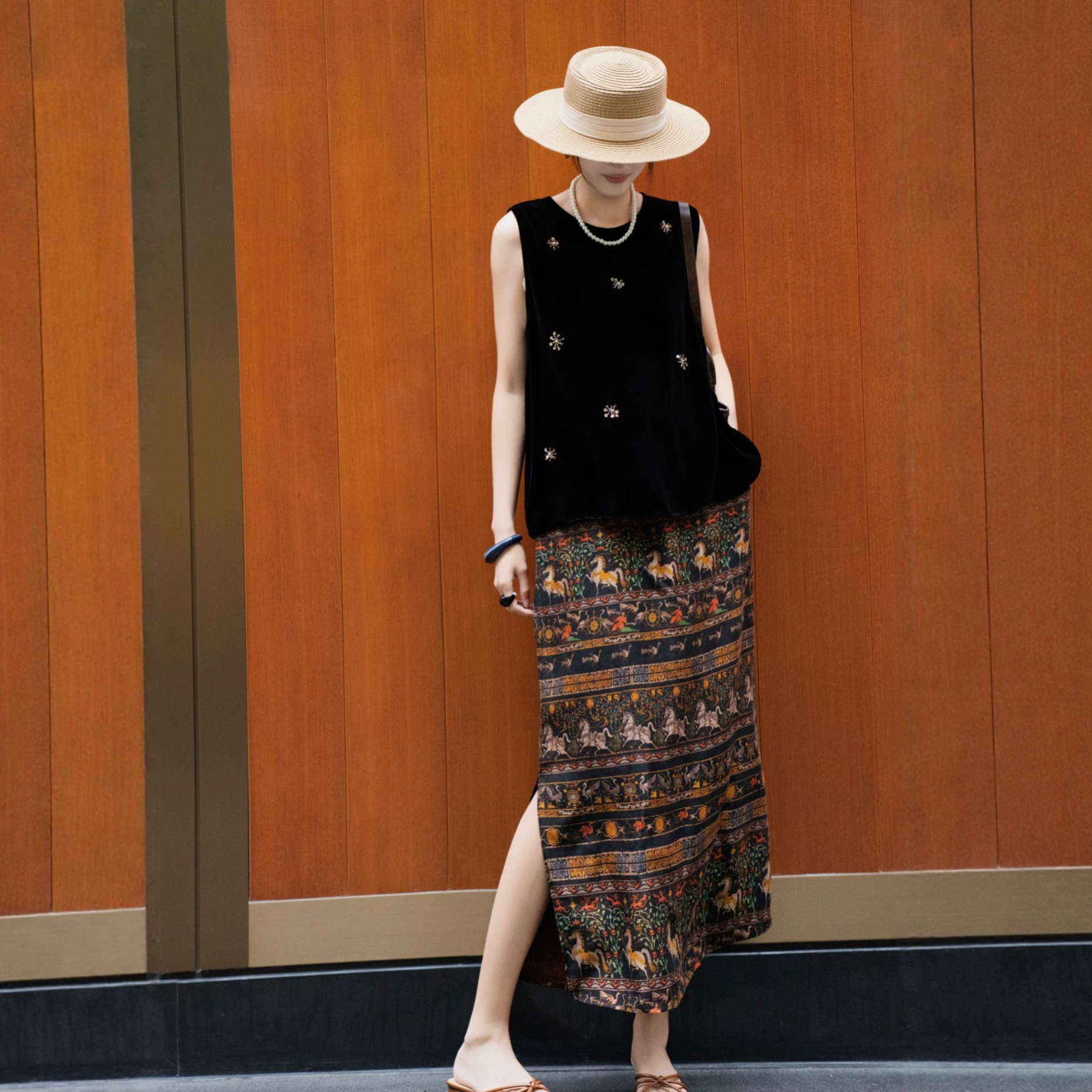 Nanyou 2026 Old Money Style Set: Fashionable Beaded Sleeveless Top with a Relaxed Feel, Vintage Printed Skirt, Women's Elegant Outfit