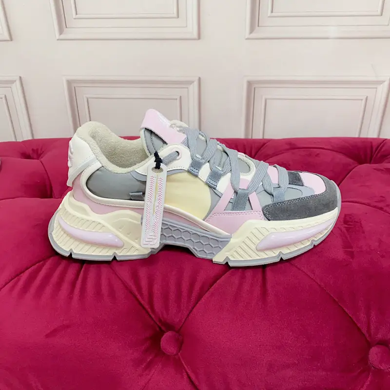 Top version foreign trade original order DG2023 dad shoes for women couple height increasing breathable sponge cake thick sole casual sports shoes for men's fashion
