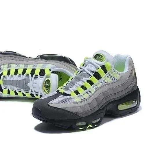 Air-cushioned, reflective, shock-absorbing low-top running shoes Foto QC de WEIDIAN na Qualit.ly
