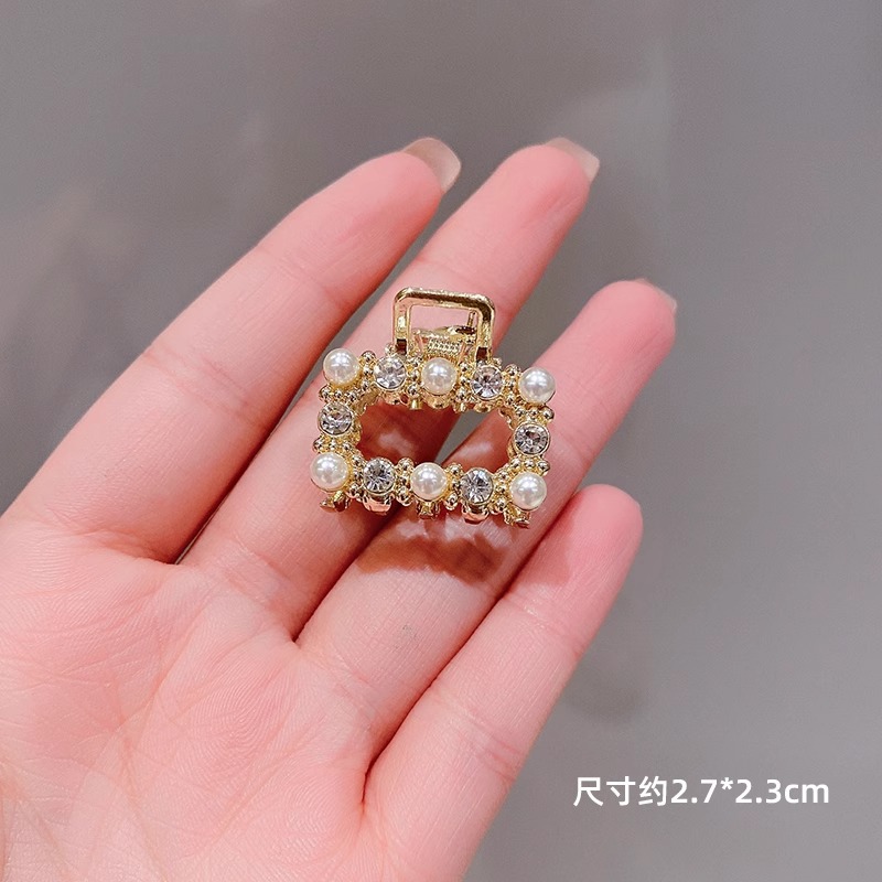High-End Small Pearl Clip, Small and Exquisite Half-Tied Hair Clip for Women 2025 New Style Back of the Head Clip Headwear