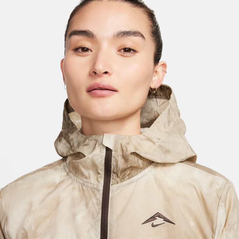 Nike Women's Sports and Leisure Outdoor Water-Repellent Woven Running Jacket Fn6854-104-440