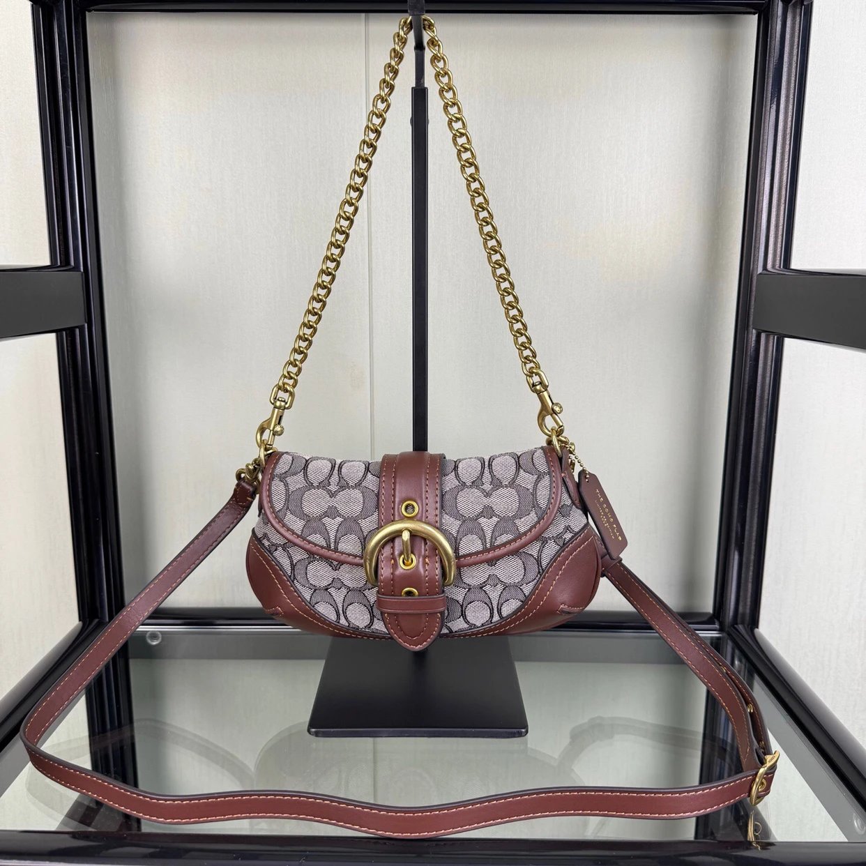 C*o*a*ch S*oh*o saddle bag, shoulder cross-slung hand