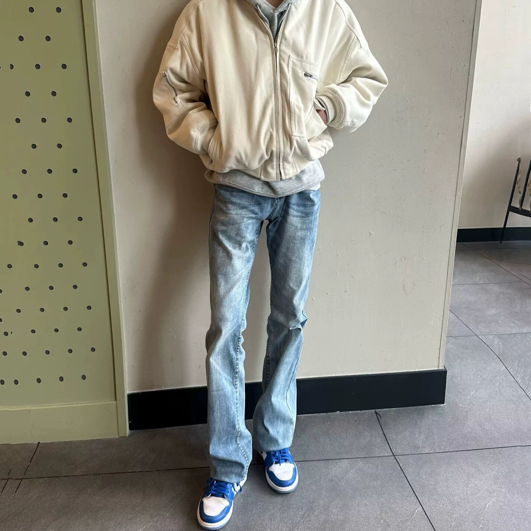 Basic American style light blue high stretch slightly flared jeans with a hanging feel, versatile and casual 𫔮 cleanfit long pants for men