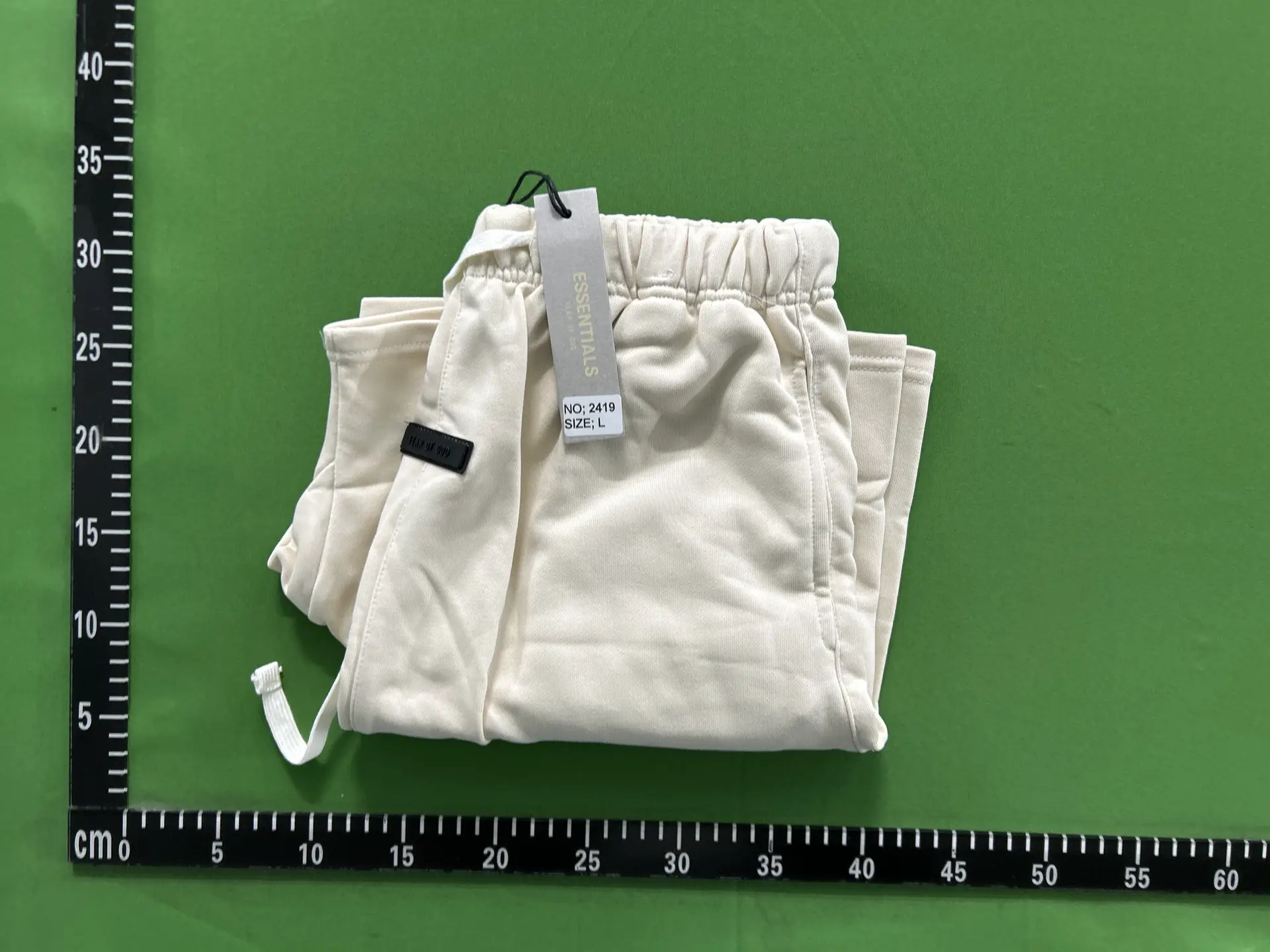 Fog Essentials High Street Loose Flocking Letters Silicone Printed Drawstring Casual Shorts Mid-Pants for Men and Women