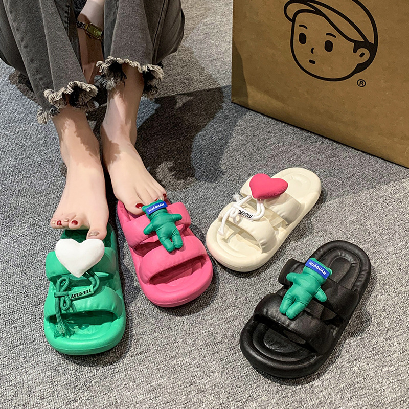Internet Celebrated Design Slippers Women's Outfit Summer Beach Sandals Fashion Cartoon Doll Non-Slip Seaside Leisure Sandals