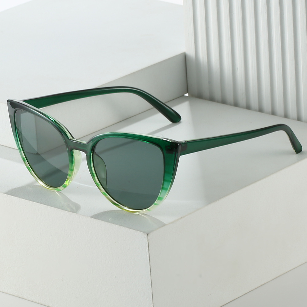 New Fashion Cat's Eye Retro Avant-garde Personalized European and American Catwalk Simple Sunglasses Ins Internet Celebrity Same Style Sunglasses Trendy