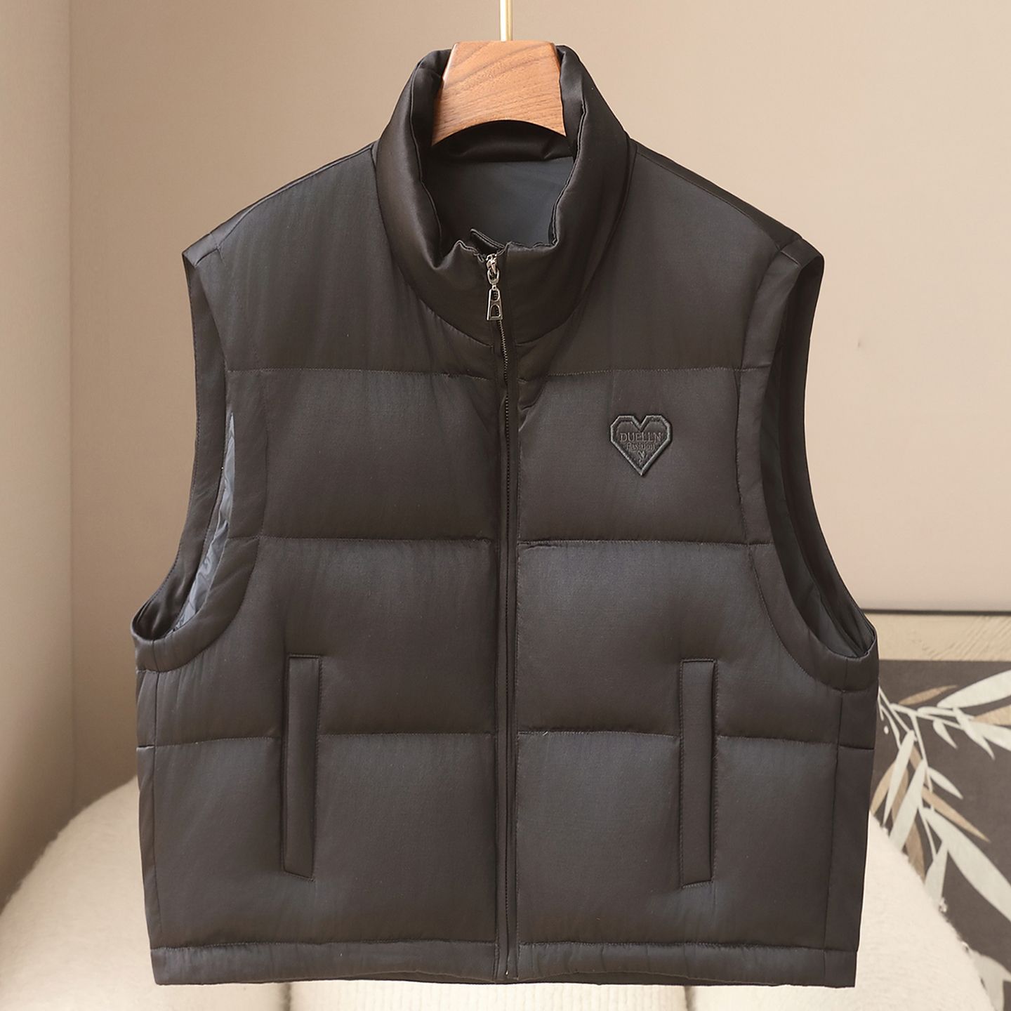 Small Quantity of Clothing: 2026 Spring New White Goose down Vest, 60% Cupro Fabric, Stand Collar down Jacket for Women