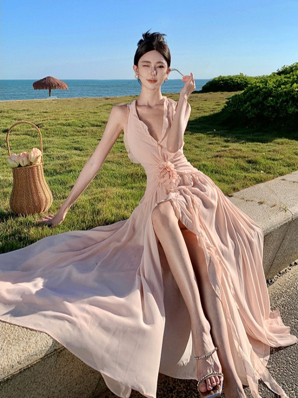 Sleeveless V-Neck Halter Dress with a Gentle and Elegant Vibe, Backless Long Dress, Beach Dress, Long Flowing Dress