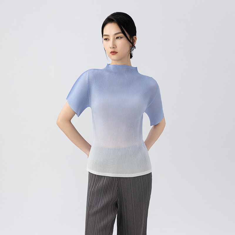 2025 Summer Elegant Short-Sleeved T-Shirt Half Turtleneck Gradient Color Loose Slimming Look Work Clothing Versatile Pleated Top Small Shirt