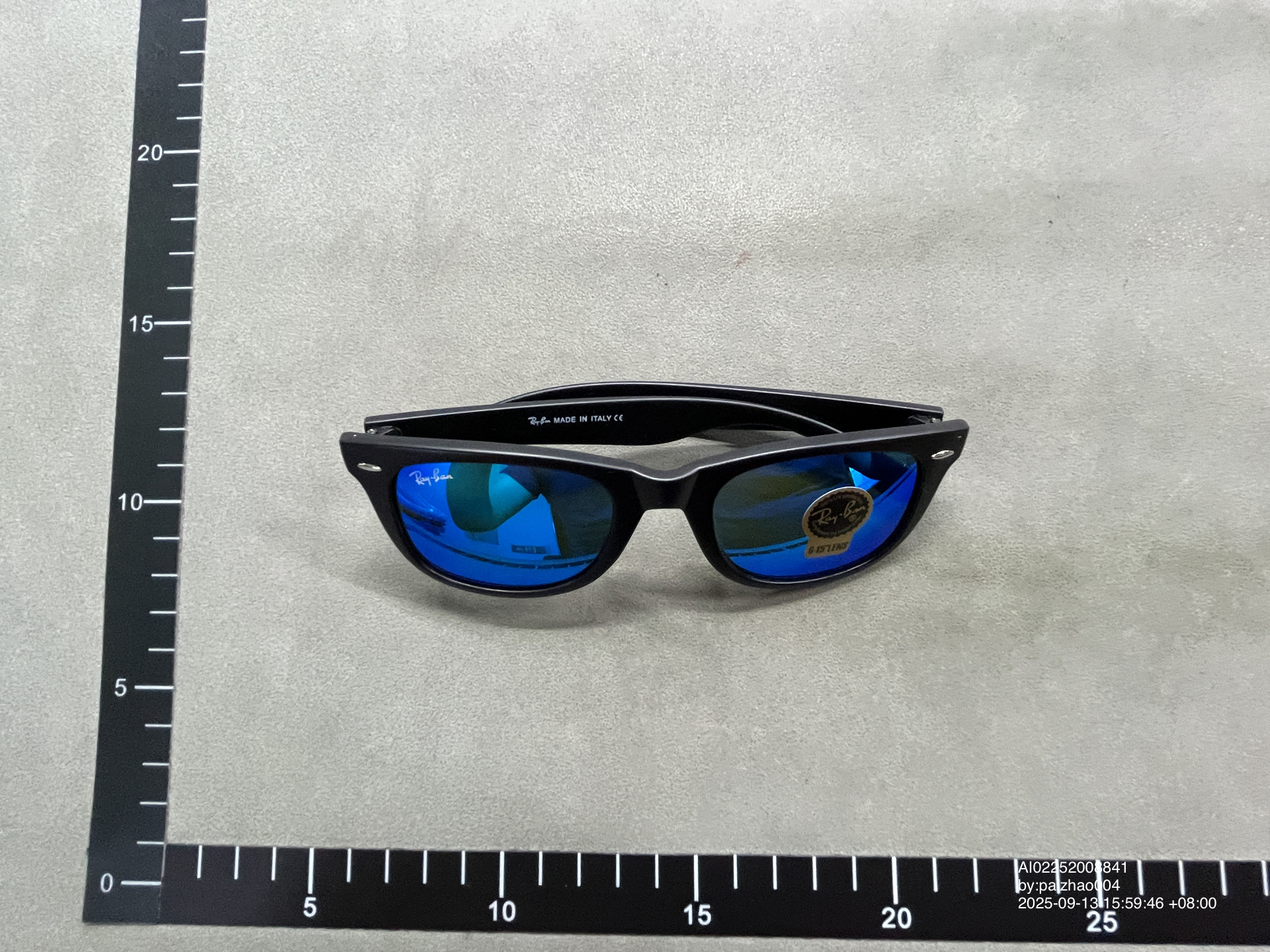 Ray-Ban Wayfarer Sunglasses QC