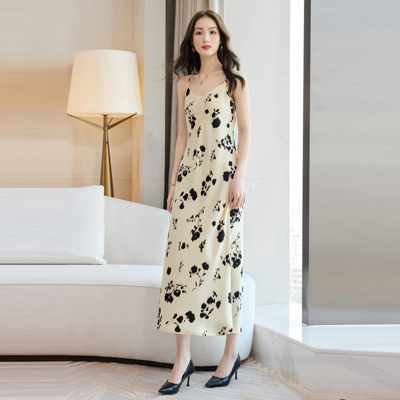French-Style Elegant Spaghetti Strap Dress for Women, 2026 Summer New Model, Light Luxury High-End Floral Vacation Long Dress
