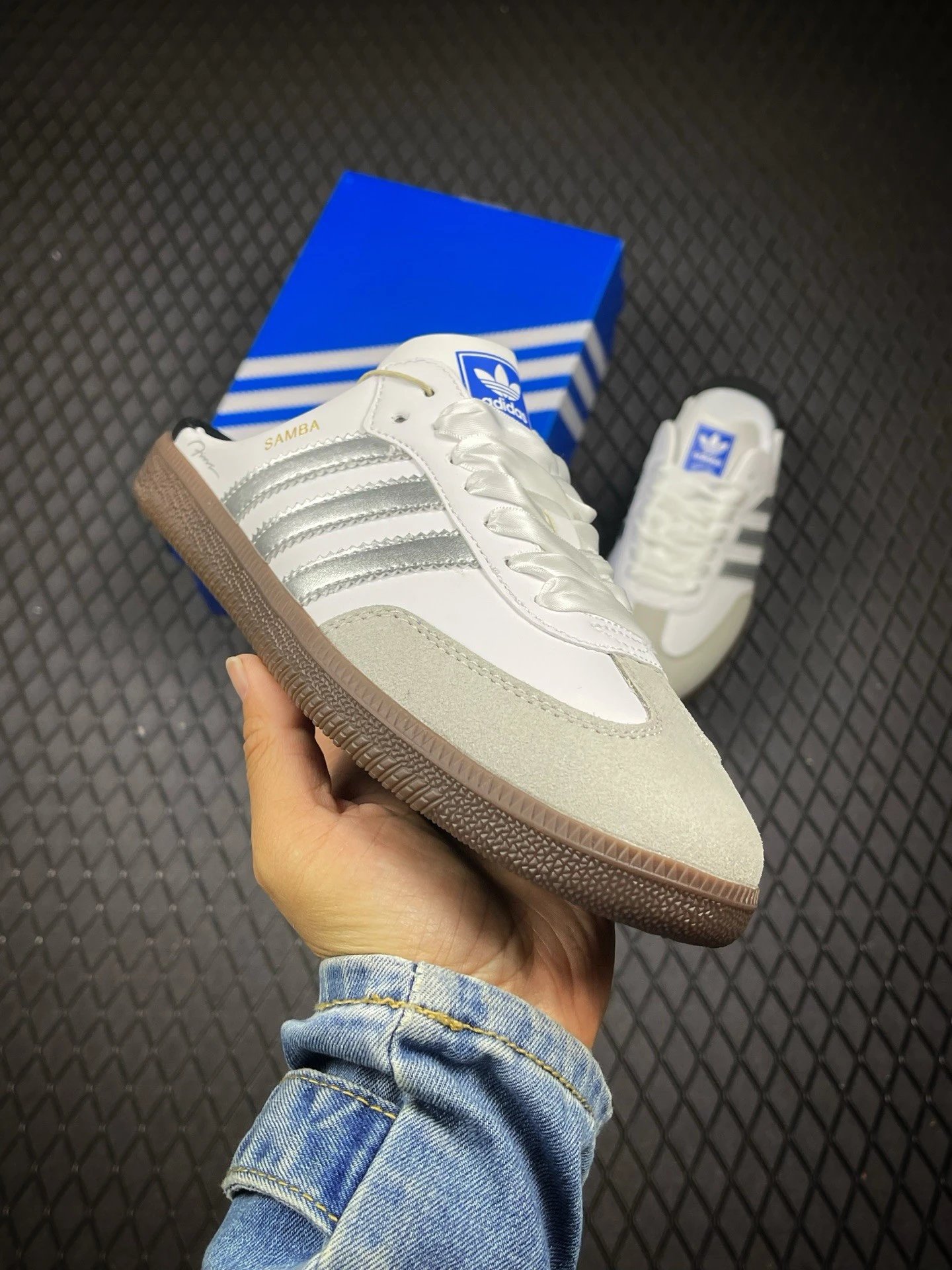真标✅Adidas Originals Samba OG Mule 桑巴舞系列 阿迪达斯 三叶草 低帮休闲拖鞋
货号:LB3814