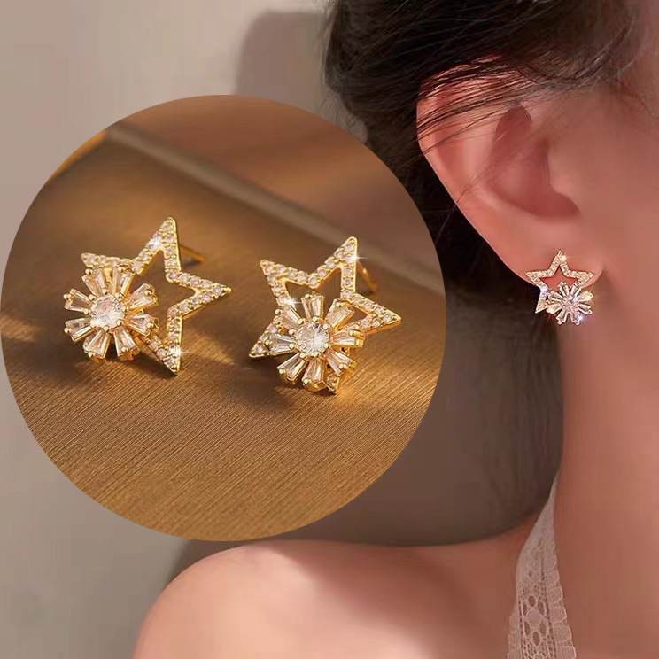 Rotating Windmill Jewelry 2023 New Earrings Accessories Zircon Internet Celebrity Explosions Five-pointed Star Earrings Star Transfer Beads