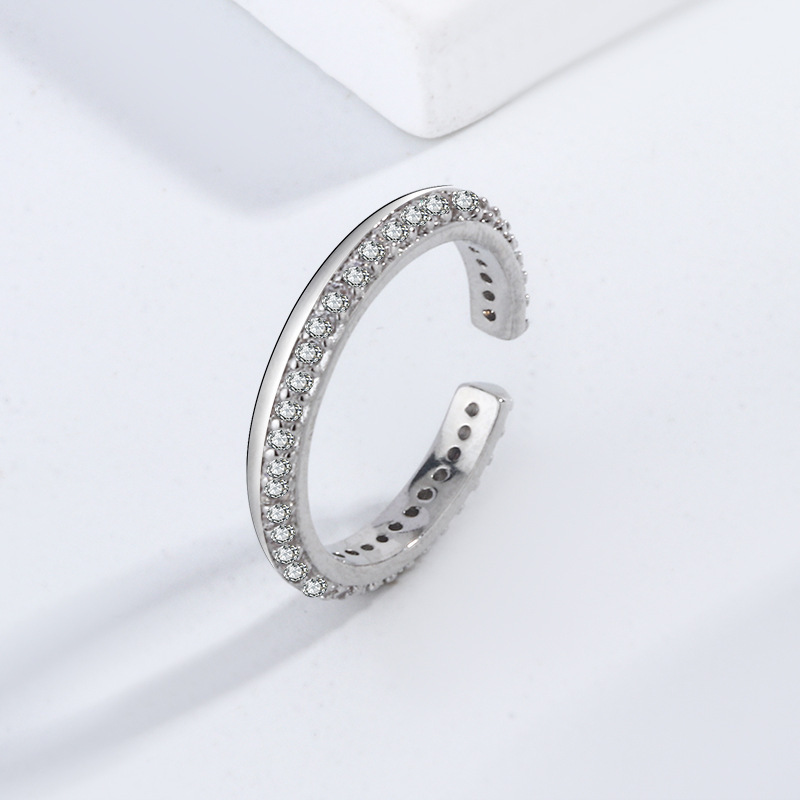 New Korean Style Geometric Zircon Half-Diamond Half-Plain Ring for Women, High-End Diamond-Encrusted Glossy Stacked Versatile Ring for Women