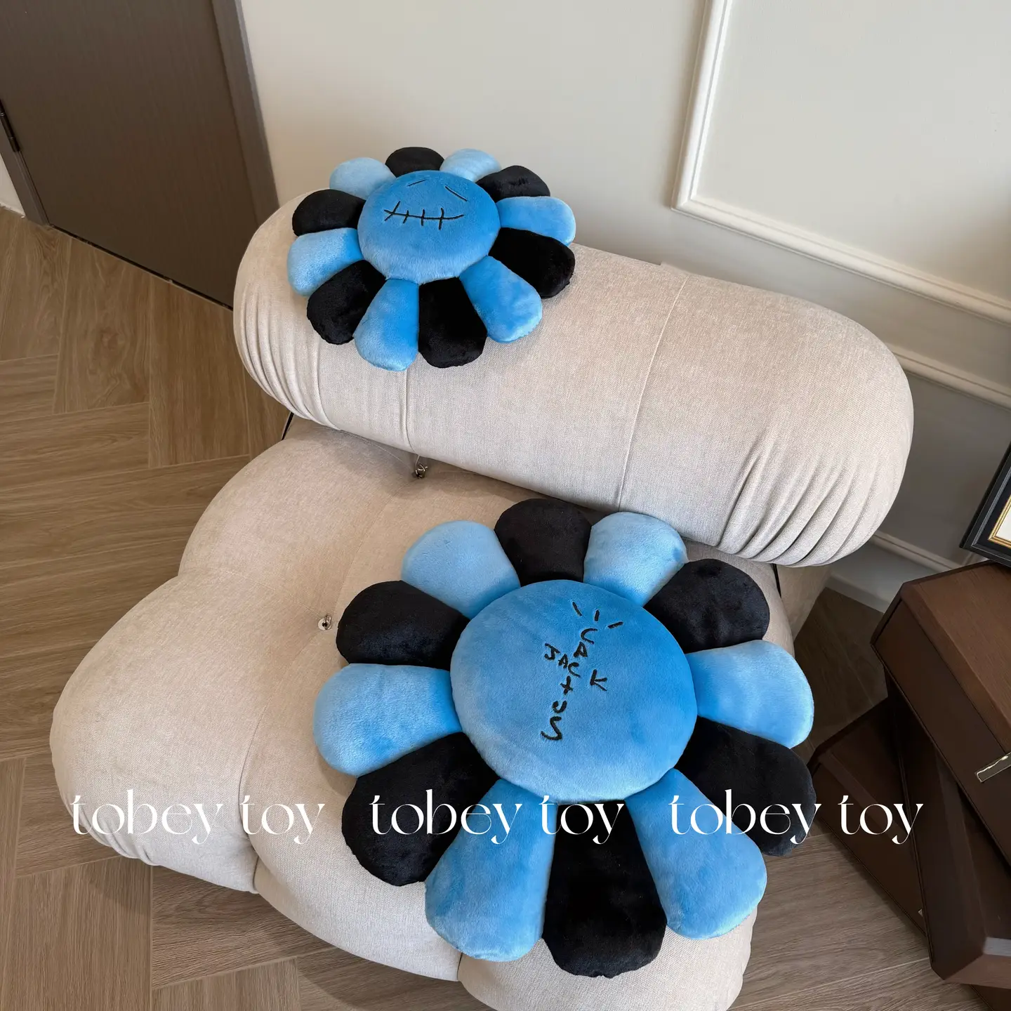 New Product Travis Limited Edition Collaboration Sunflower Pillow Cushion Home Decor Floor Mat Plush Toy