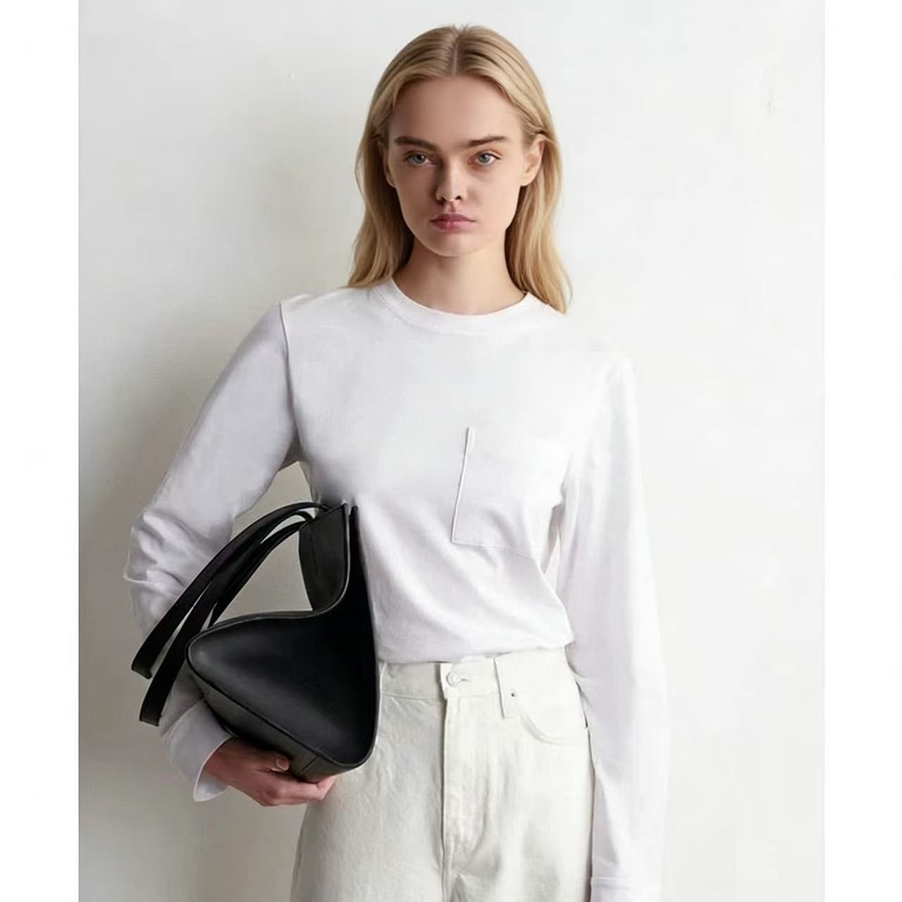 Co*S Style White Round Neck Long Sleeve T-Shirt for Women, New Spring Model, Simple Pocket Cotton Base Shirt, Loose Casual Top