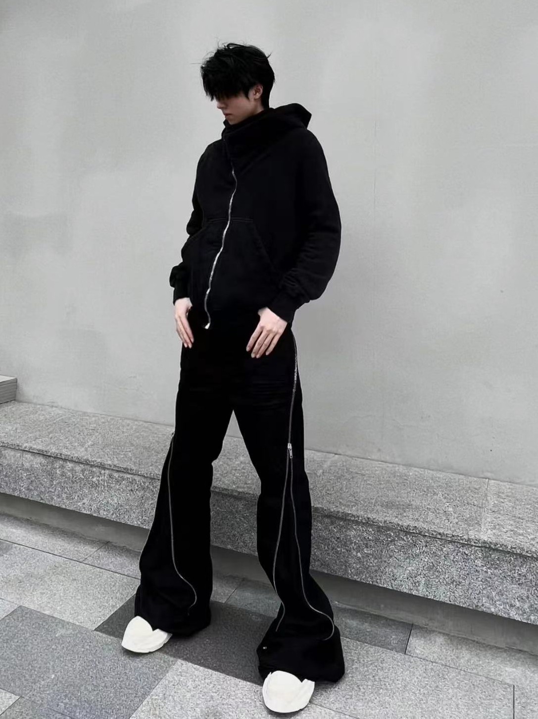 Ro Style Dark Style Zipper Banana Pants, Loose Casual Flared Stacked Slimming Denim Trousers, Trendy for Men and Women